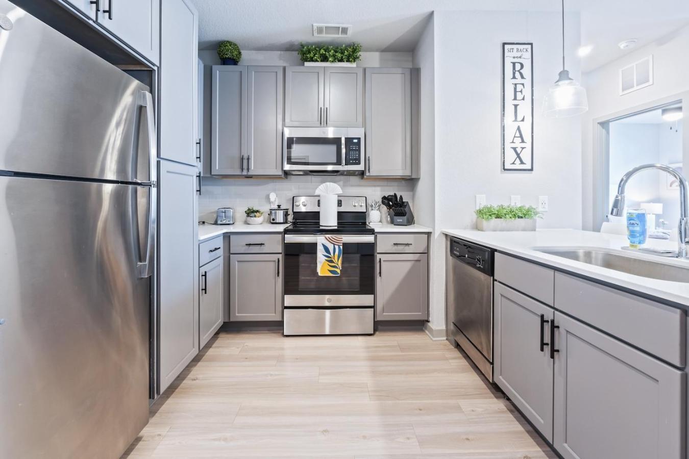Ferienwohnung Tropicana Field 2 Bed In Dwtwn With Free Parking Sankt Petersburg Exterior foto