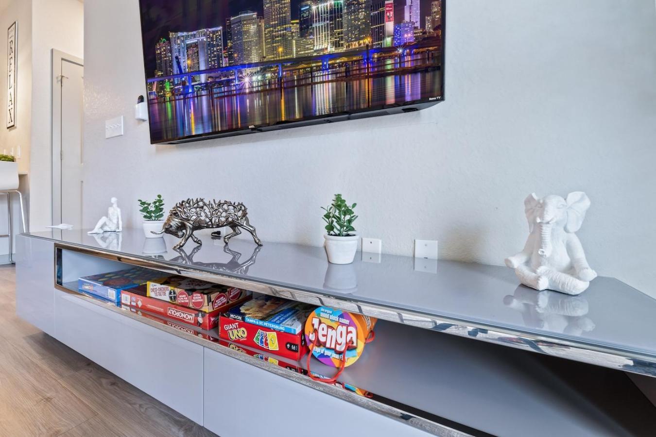 Ferienwohnung Tropicana Field 2 Bed In Dwtwn With Free Parking Sankt Petersburg Exterior foto