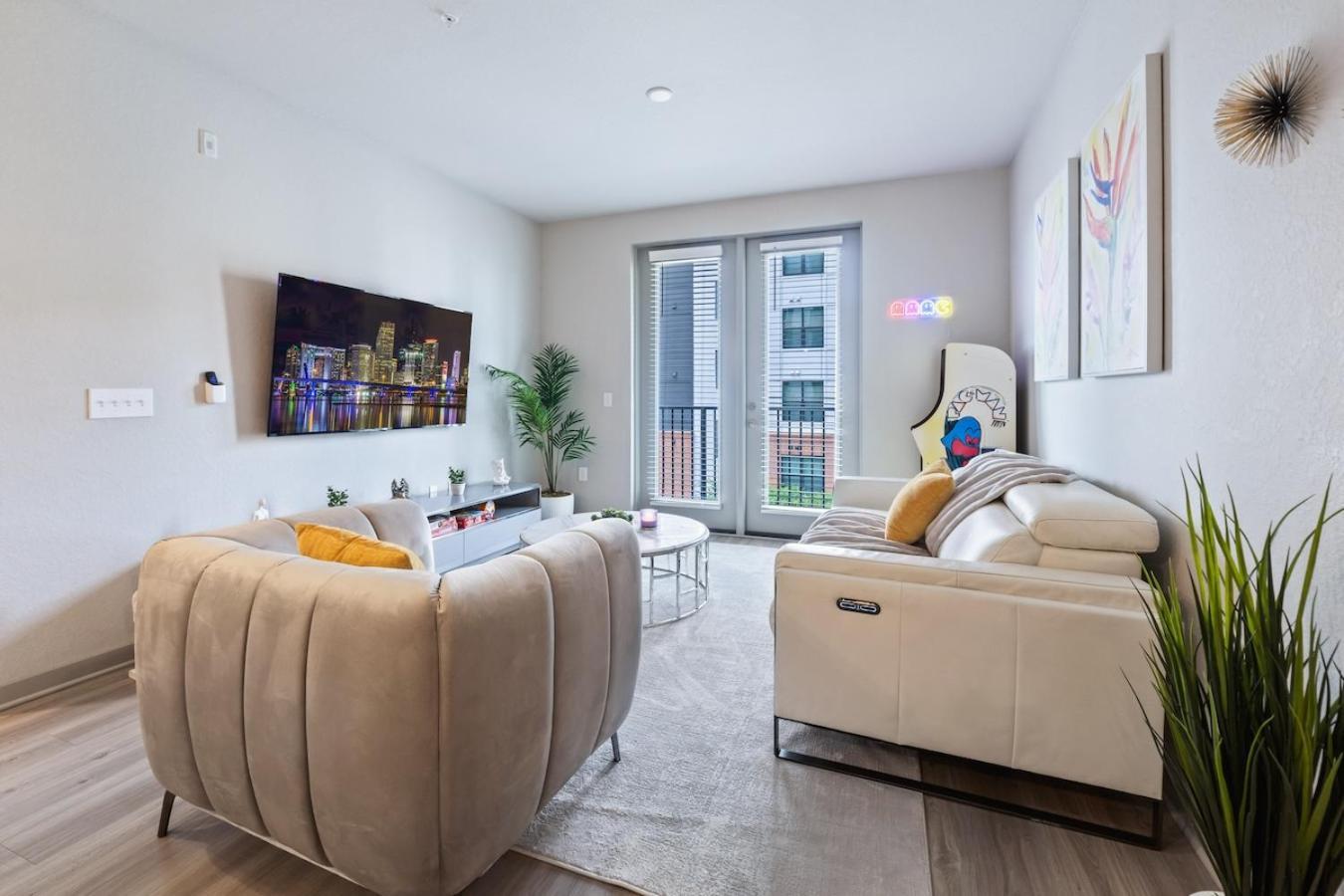 Ferienwohnung Tropicana Field 2 Bed In Dwtwn With Free Parking Sankt Petersburg Exterior foto