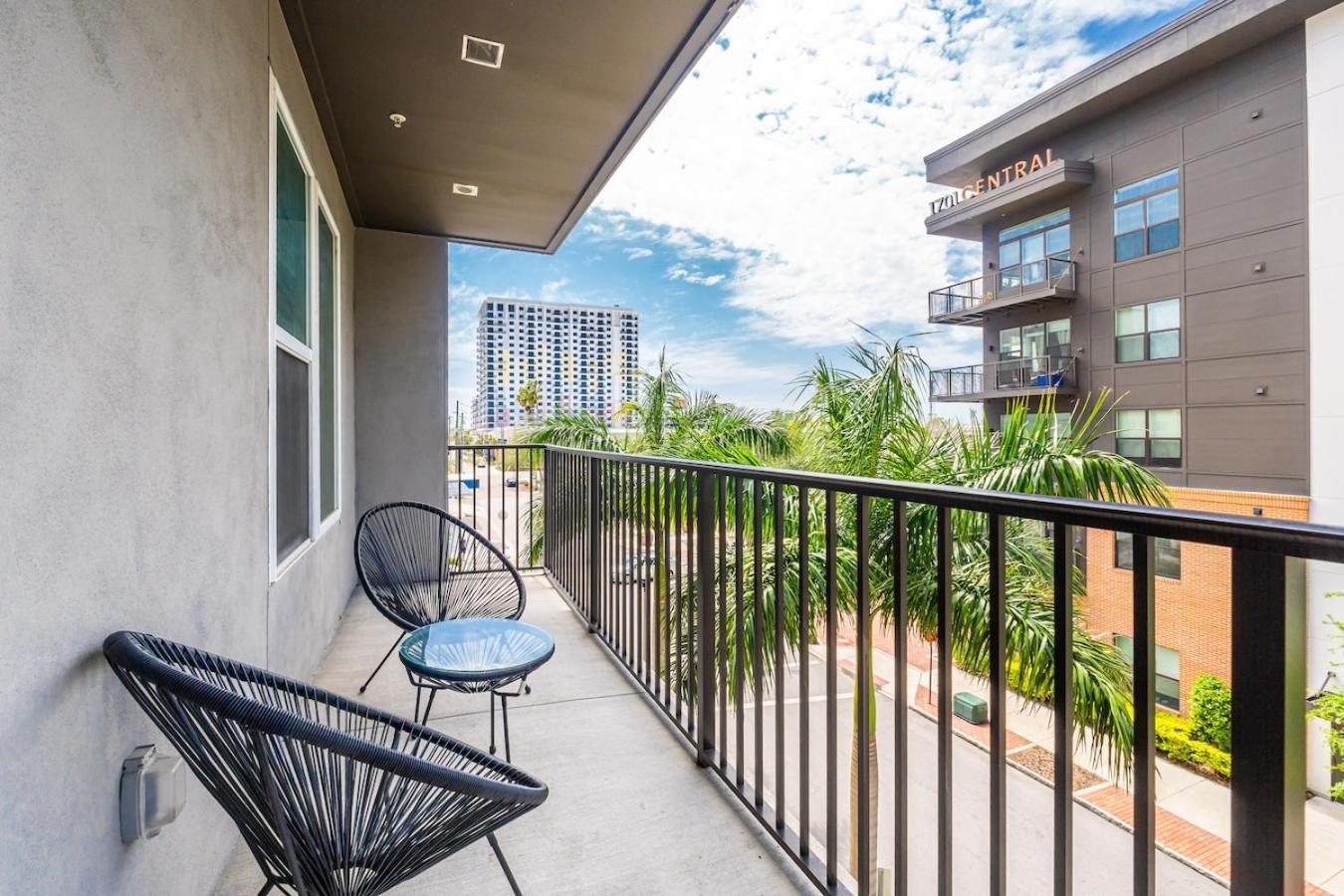 Ferienwohnung Tropicana Field 2 Bed In Dwtwn With Free Parking Sankt Petersburg Exterior foto