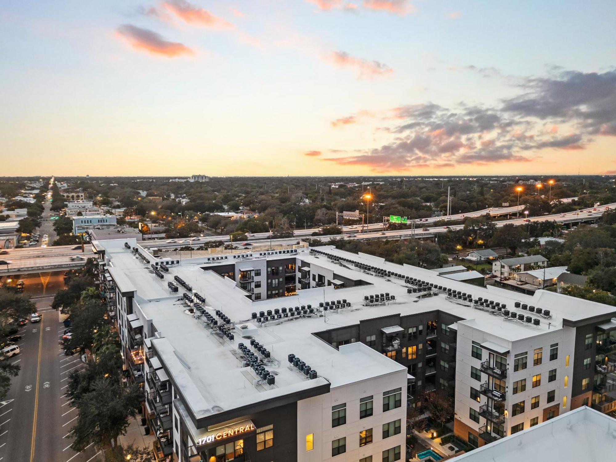 Ferienwohnung Tropicana Field 2 Bed In Dwtwn With Free Parking Sankt Petersburg Exterior foto