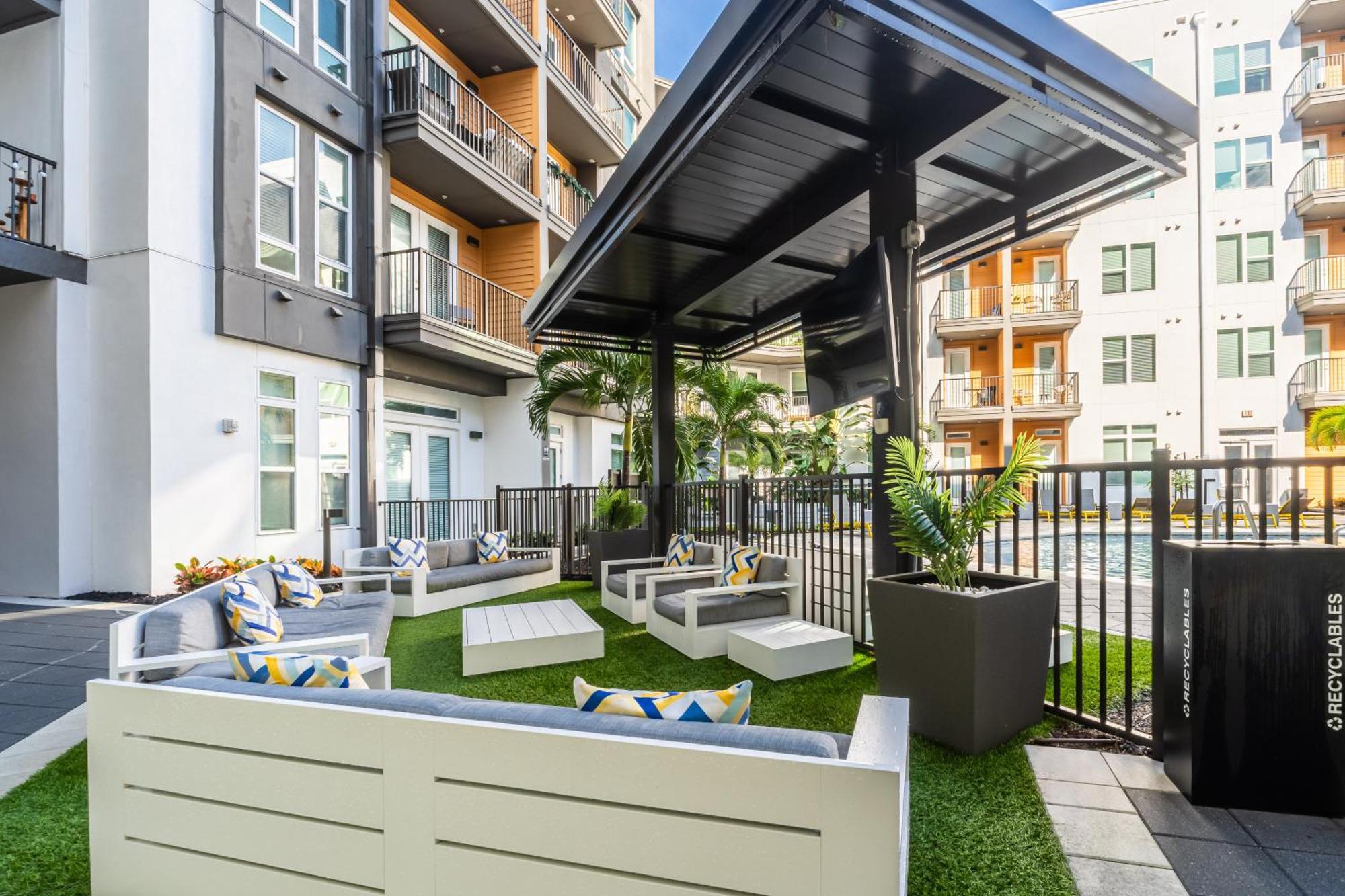 Ferienwohnung Tropicana Field 2 Bed In Dwtwn With Free Parking Sankt Petersburg Exterior foto