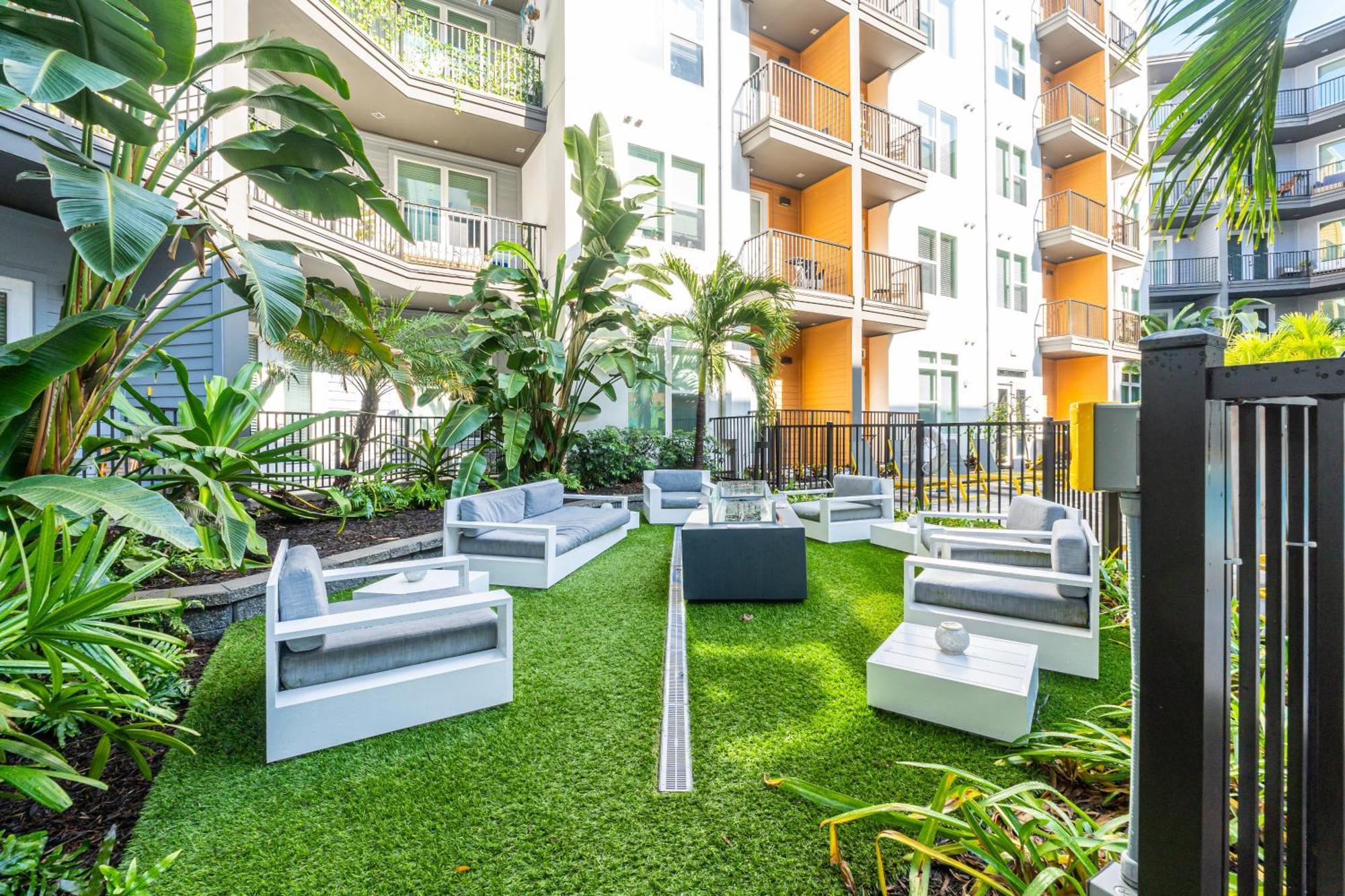 Ferienwohnung Tropicana Field 2 Bed In Dwtwn With Free Parking Sankt Petersburg Exterior foto